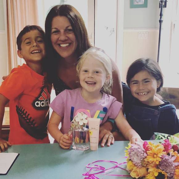 Meet your Posher, Michelle - Picture 1 of 1